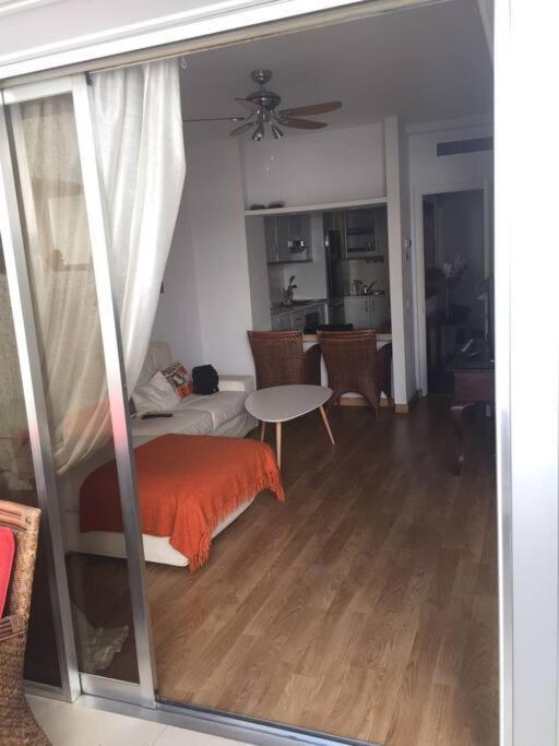 Lovely Next To The Beach - Central Location Apartment *